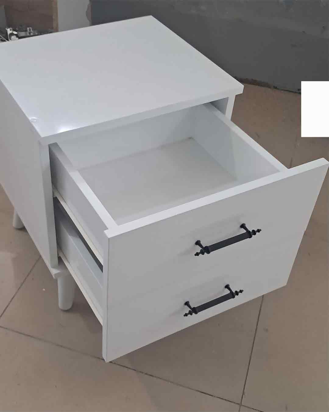 Bohem Siyah Kulplu Başucu Komodini - Beyaz 2